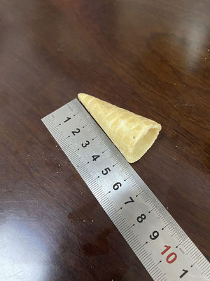 Un buen precio. Máquina que cuece automática llena 6000pcs/H del cono de helado de la asación para la industria alimentaria en línea
