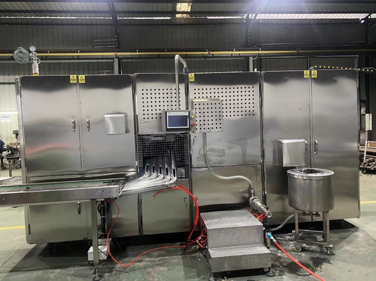 cono curruscante de la galleta 5000pcs/H que hace ahorro de espacio del fabricante del cono del maíz de la máquina