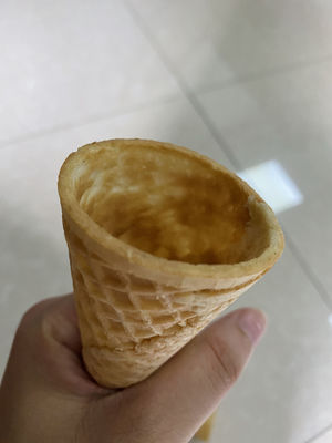 Un buen precio. máquina comercial de la galleta de la oblea del cono de helado de gas 12kg/h en línea