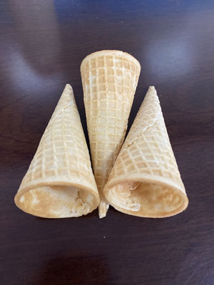 Máquina de acero inoxidable del cono de helado del PLC 10kg/H