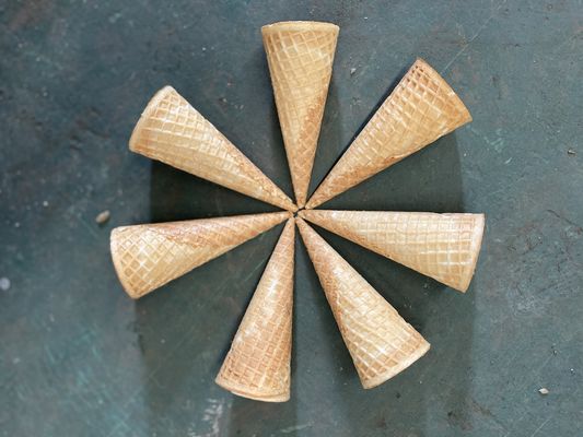 Máquina de fabricación 380V del cono de helado de la eficacia alta